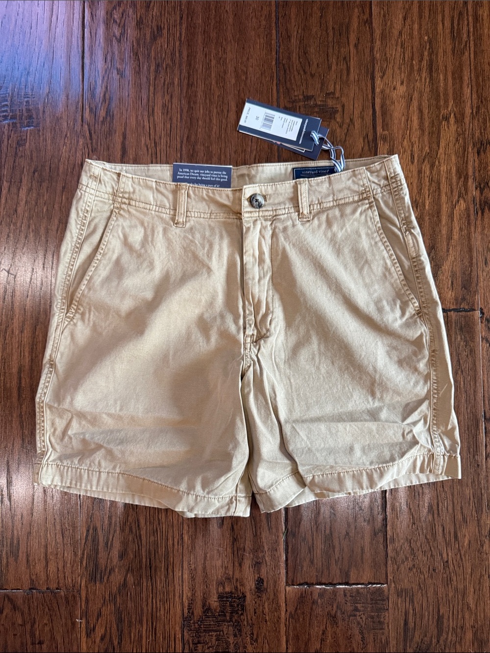 NWT Mens Vineyard Vines khaki 7 inch shorts